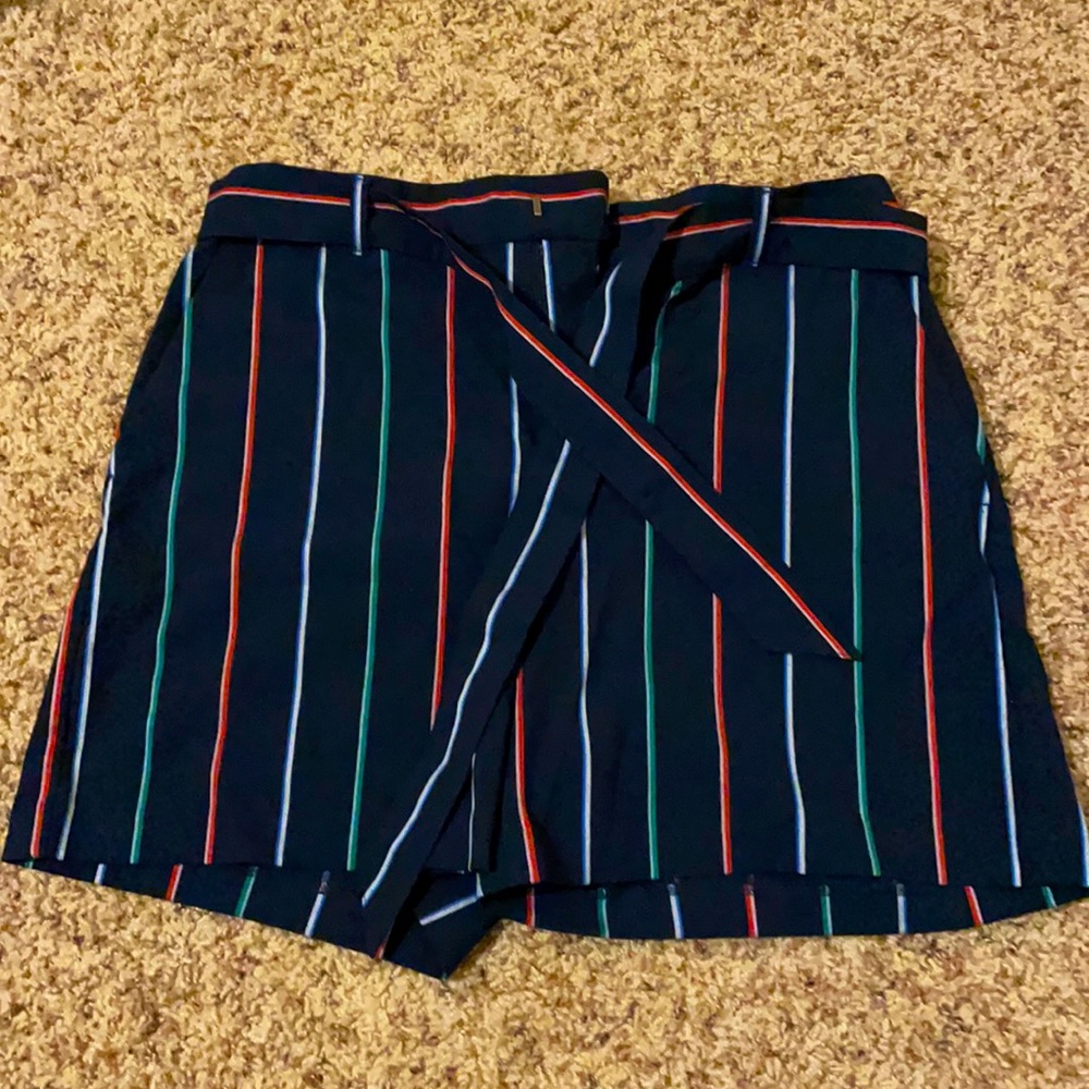 High waist Navy pinstripe BR shorts with belt